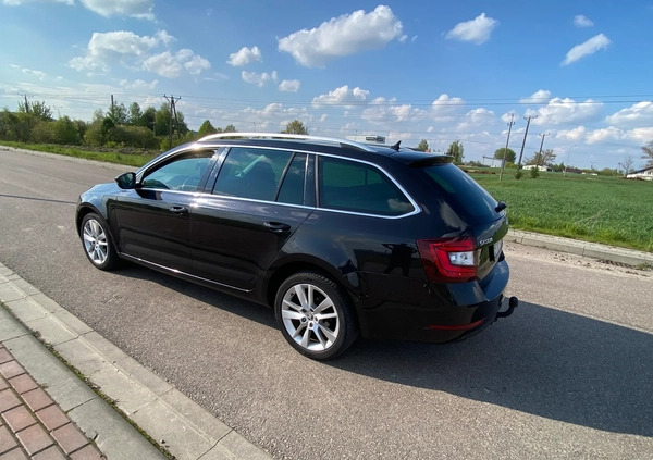 Skoda Octavia cena 49999 przebieg: 187000, rok produkcji 2017 z Łapy małe 277